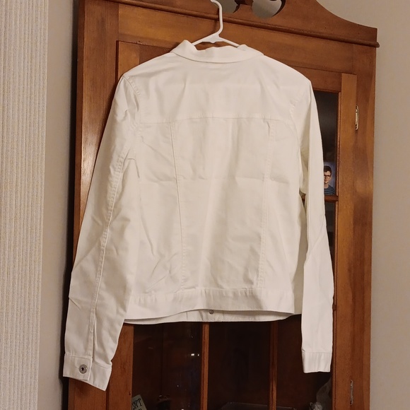 Jean jacket - Picture 2 of 4